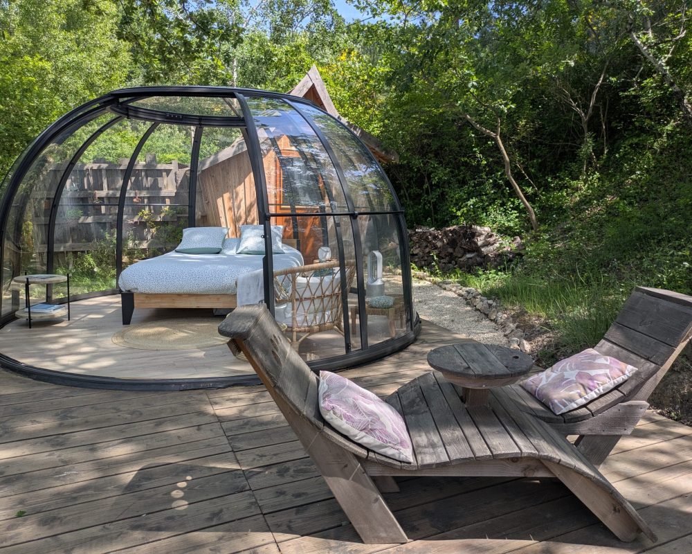 Bulle transparente en pleine nature